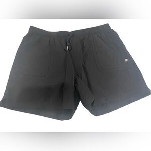 Willit black athletic short. Cute and comfy with pockets and stretch.
